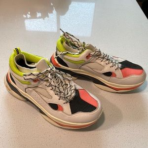 Brandblack size 10 sneakers with vibram soles.